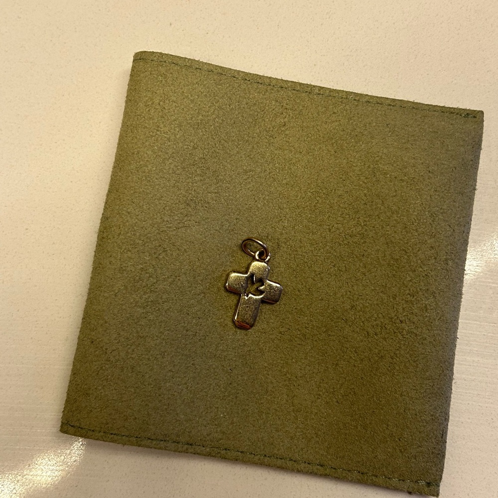 Gold cross stamped 625